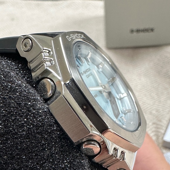 Women’s Casio GMS2110-2A watch, silver and blue - Picture 3 of 7